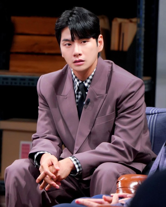 MC quốc dân ăn ở ra sao mà bị thiếu gia showbiz dằn mặt ngay trên sân khấu AAA thế này?- Ảnh 6.