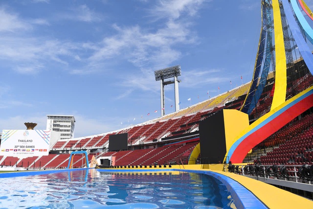 Độc đáo khai mạc SEA Games 33: Lộ màn biểu diễn mô tô nước bùng nổ, khung cảnh sân 50 nghìn chỗ gây choáng- Ảnh 3. Độc đáo khai mạc SEA Games 33: Lộ màn biểu diễn mô tô nước bùng nổ, khung cảnh sân 50 nghìn chỗ gây choáng- Ảnh 3.