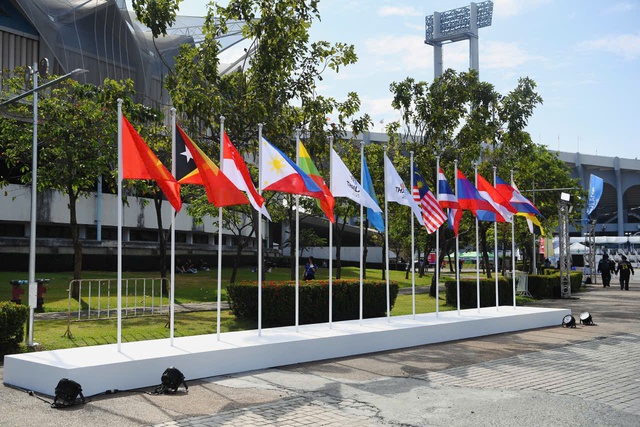 Độc đáo khai mạc SEA Games 33: Lộ màn biểu diễn mô tô nước bùng nổ, khung cảnh sân 50 nghìn chỗ gây choáng- Ảnh 15. Độc đáo khai mạc SEA Games 33: Lộ màn biểu diễn mô tô nước bùng nổ, khung cảnh sân 50 nghìn chỗ gây choáng- Ảnh 15.