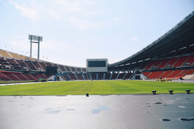 Độc đáo khai mạc SEA Games 33: Lộ màn biểu diễn mô tô nước bùng nổ, khung cảnh sân 50 nghìn chỗ gây choáng- Ảnh 2. Độc đáo khai mạc SEA Games 33: Lộ màn biểu diễn mô tô nước bùng nổ, khung cảnh sân 50 nghìn chỗ gây choáng- Ảnh 2.