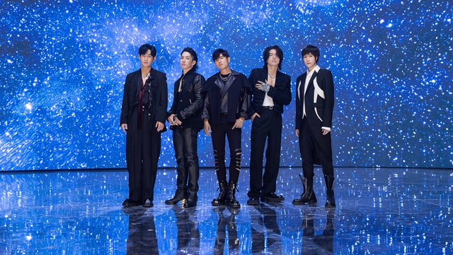 Nam ca sĩ J. tái xuất hút ngay 35 triệu view, chiếm Top 1 Trending từ trong nước đến quốc tế- Ảnh 4. Nam ca sĩ J. tái xuất hút ngay 35 triệu view, chiếm Top 1 Trending từ trong nước đến quốc tế- Ảnh 4.