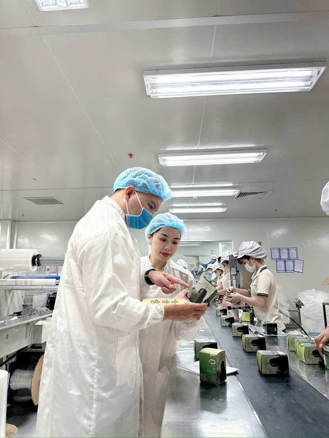 CEO Dương Hải Nam: "Thương mại điện tử 2026 sẽ là cuộc chơi của tư duy bền vững, uy tín và nền tảng"- Ảnh 2. CEO Dương Hải Nam: "Thương mại điện tử 2026 sẽ là cuộc chơi của tư duy bền vững, uy tín và nền tảng"- Ảnh 2.