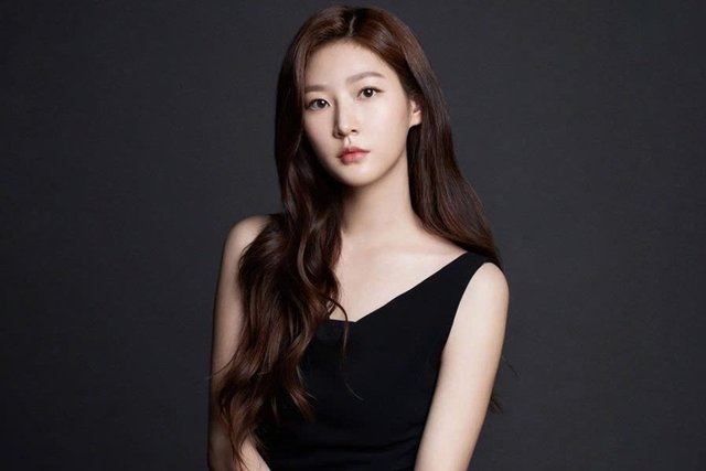 Hình ảnh độc nhất cuộc đời Kim Sae Ron: Đẹp trai đến mức lấn át cả dàn mỹ nam- Ảnh 5. Hình ảnh độc nhất cuộc đời Kim Sae Ron: Đẹp trai đến mức lấn át cả dàn mỹ nam- Ảnh 5.