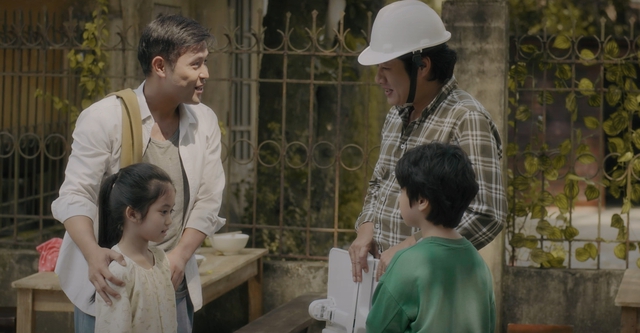 Vì sao "Cha tôi người ở lại" gây tranh cãi ngay tập 1, "Đàm Tùng Vận bản Việt" diễn xuất thế nào?- Ảnh 2. Vì sao "Cha tôi người ở lại" gây tranh cãi ngay tập 1, "Đàm Tùng Vận bản Việt" diễn xuất thế nào?- Ảnh 2.