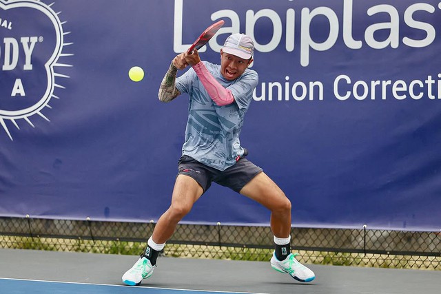 Quang Dương thi đấu 3 trận tranh huy chương trong một ngày tại giải pickleball tiền tỷ, kết quả thế nào?- Ảnh 1.