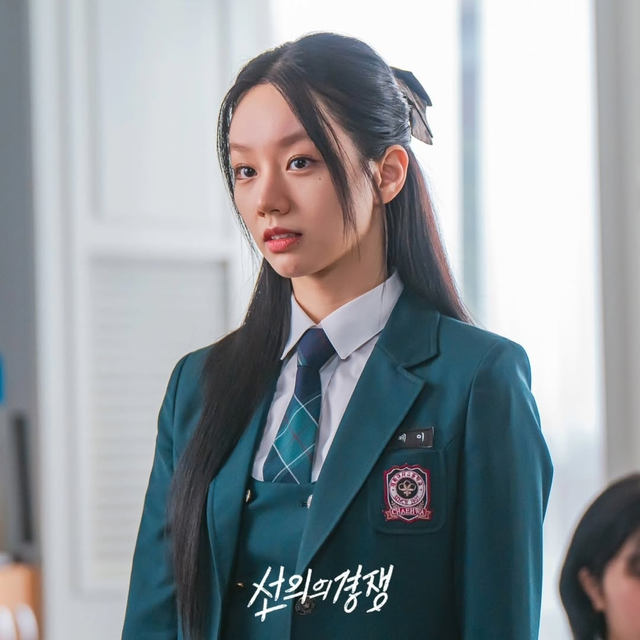 Mỹ nhân Việt vừa giống Kim Ji Won lại na ná Hyeri, visual sinh ra để đóng tiểu thư sang chảnh- Ảnh 4.