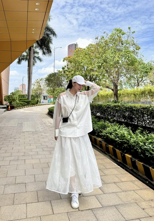 Bức hình gây bàn tán của Ngô Thanh Vân giữa lúc vướng tin mang thai ở tuổi 46- Ảnh 2.