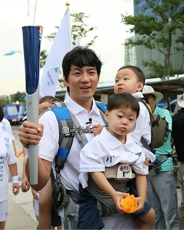Chiều cao gây sốc hiện tại của bộ 3 "em bé quốc dân" Daehan - Minguk - Manse ở tuổi 13- Ảnh 7.