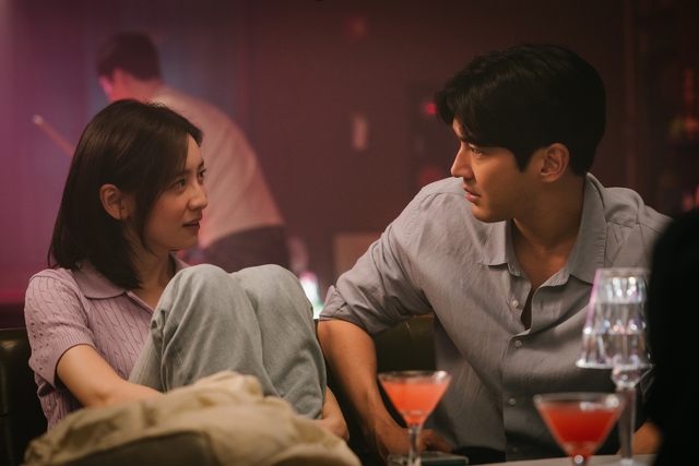 Phim Hàn "vượt mức 18+" được chờ đợi nhất hiện tại: Nữ chính hành nghề viết truyện người lớn- Ảnh 1.