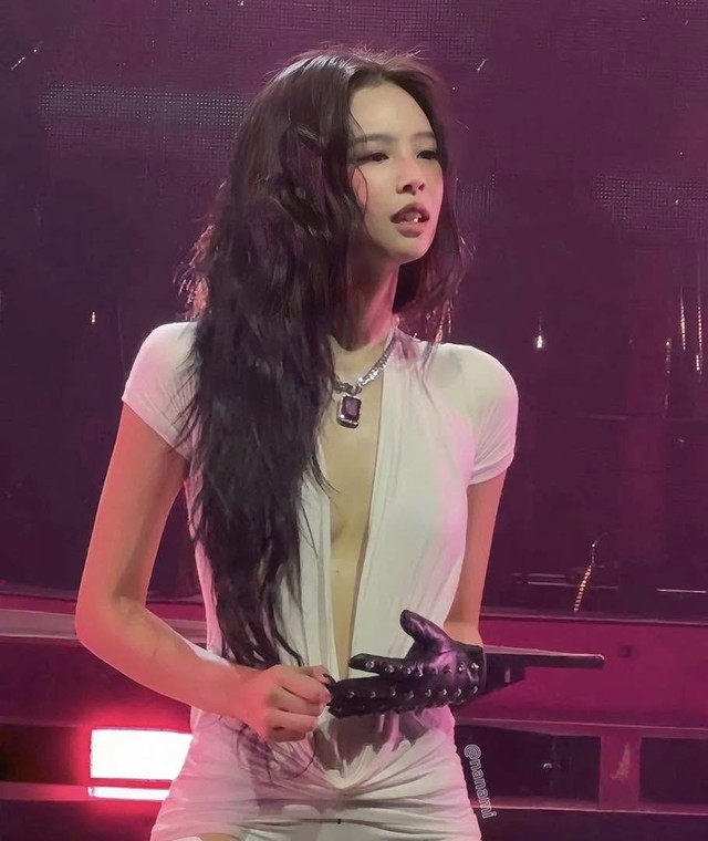 Sự cố "hớ hênh" của Jennie bị biến thành trò đùa tình dục, netizen kịch liệt lên án- Ảnh 2.