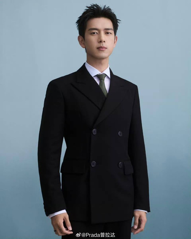 "Lời nguyền Prada" liệu có đánh gục "nam thần quốc dân" này sau khi Kim Soo Hyun dính phốt?- Ảnh 2. "Lời nguyền Prada" liệu có đánh gục "nam thần quốc dân" này sau khi Kim Soo Hyun dính phốt?- Ảnh 2.