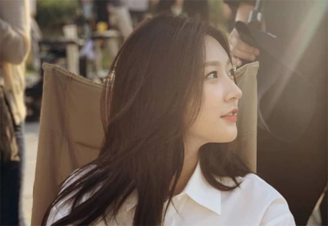 Bi kịch của Kim Sae Ron: Không phải mình Kim Soo Hyun, đây mới là thứ đẩy cô ấy đến "đường cùng"- Ảnh 4. Bi kịch của Kim Sae Ron: Không phải mình Kim Soo Hyun, đây mới là thứ đẩy cô ấy đến "đường cùng"- Ảnh 4.