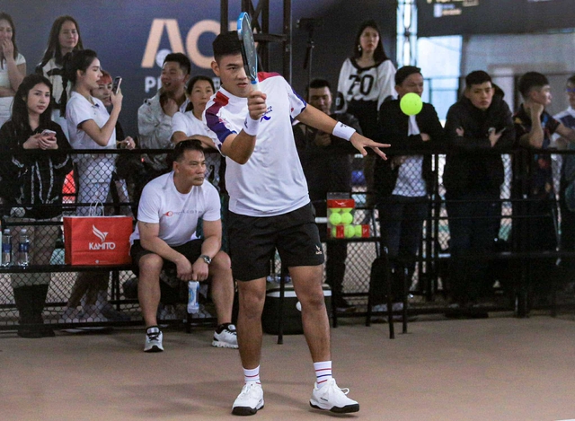 Visual "đỉnh nóc kịch trần" của Lý Hoàng Nam trong ngày đối đầu với tay vợt pickleball top 1 U17 thế giới- Ảnh 6.