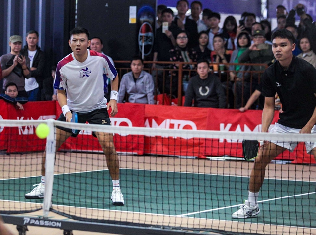 Visual "đỉnh nóc kịch trần" của Lý Hoàng Nam trong ngày đối đầu với tay vợt pickleball top 1 U17 thế giới- Ảnh 4.