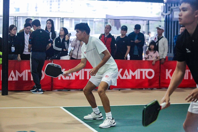Visual "đỉnh nóc kịch trần" của Lý Hoàng Nam trong ngày đối đầu với tay vợt pickleball top 1 U17 thế giới- Ảnh 9.
