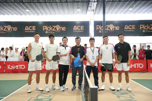 Visual "đỉnh nóc kịch trần" của Lý Hoàng Nam trong ngày đối đầu với tay vợt pickleball top 1 U17 thế giới- Ảnh 7.