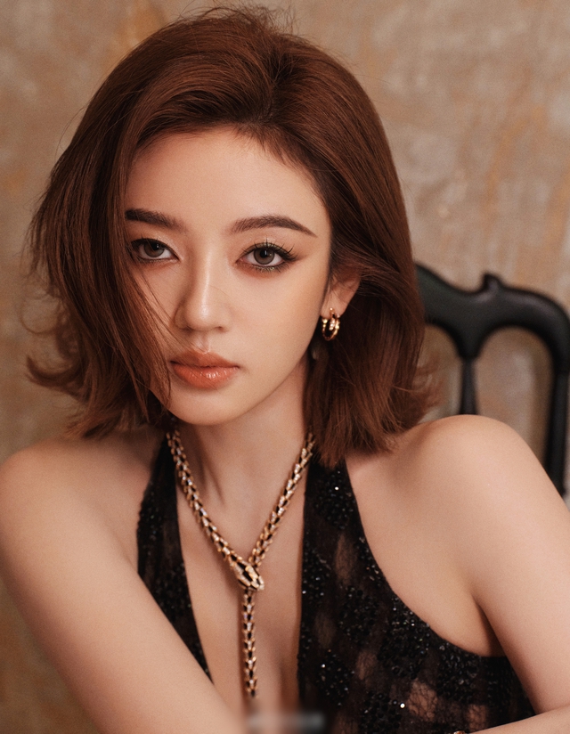Phim ngôn tình ngược tâm gây sốt MXH: Nam chính là tổng tài càng điên càng đẹp, nữ chính sang chảnh tràn màn hình- Ảnh 8.