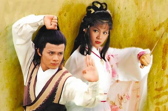 Sao nam khóc lớn trong tang lễ “Hoàng Dung đẹp nhất”, có 1 hành động lặp lại suốt 4 thập kỷ- Ảnh 1. Sao nam khóc lớn trong tang lễ “Hoàng Dung đẹp nhất”, có 1 hành động lặp lại suốt 4 thập kỷ- Ảnh 1.