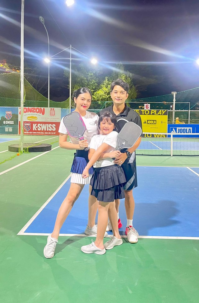 Diễn viên Vân Trang đu trend pickleball, chỉ đăng một khoảnh khắc ra sân đã gây sốt mạng xã hội- Ảnh 1.