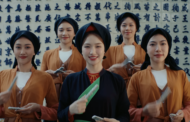 Hoà Minzy ứng xử 10 điểm khi sản phẩm Bắc Bling đạt 100 triệu view bị chê "nhảm nhí hổ lốn"- Ảnh 1. Hoà Minzy ứng xử 10 điểm khi sản phẩm Bắc Bling đạt 100 triệu view bị chê "nhảm nhí hổ lốn"- Ảnh 1.