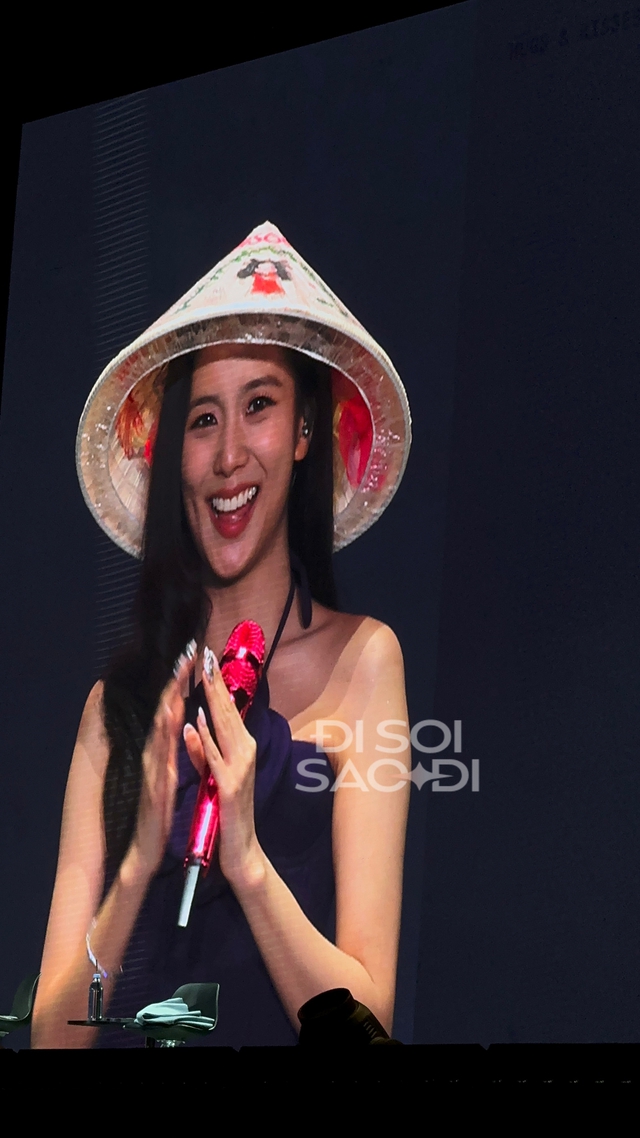 Loạt clip "bóc trần" khả năng hát live của thành viên đẹp nhất BLACKPINK tại Việt Nam- Ảnh 2.