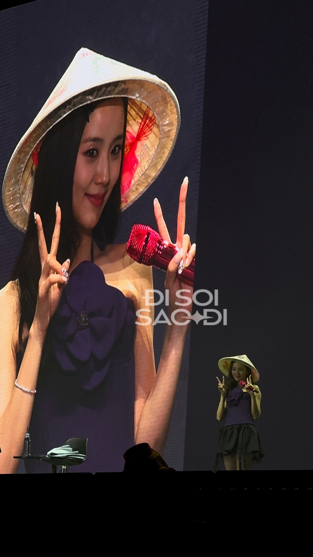 Loạt clip "bóc trần" khả năng hát live của thành viên đẹp nhất BLACKPINK tại Việt Nam- Ảnh 1.