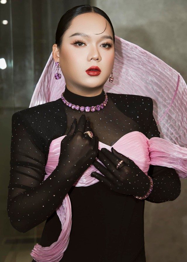 Tình thế trớ trêu của chương trình mời Phạm Thoại ngồi ghế nóng: Đã ghi hình xong hết, Hương Giang ngồi trên đống lửa?- Ảnh 1. Tình thế trớ trêu của chương trình mời Phạm Thoại ngồi ghế nóng: Đã ghi hình xong hết, Hương Giang ngồi trên đống lửa?- Ảnh 1.