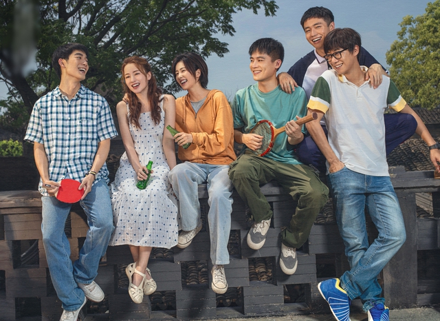 Mỹ nhân U30 vẫn “cả gan” đóng thiếu nữ 16 tuổi, netizen mỉa mai "giống mẹ đi họp phụ huynh cho con"- Ảnh 1.