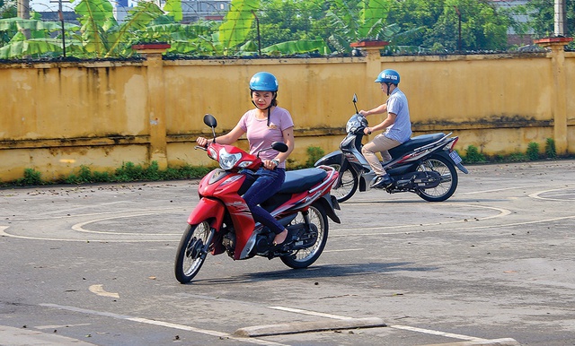 Người có bằng lái ô tô được miễn thi lý thuyết 2 loại bằng lái xe máy - Ảnh 1.