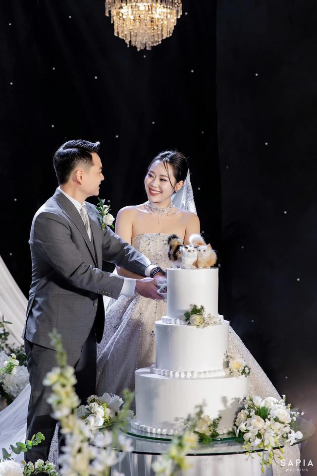 Chuyện tình sao nam Vbiz và vợ yêu 9 năm: Bên nhau từ năm cấp 3, visual bà xã ngang ngửa hot girl- Ảnh 2. Chuyện tình sao nam Vbiz và vợ yêu 9 năm: Bên nhau từ năm cấp 3, visual bà xã ngang ngửa hot girl- Ảnh 2.