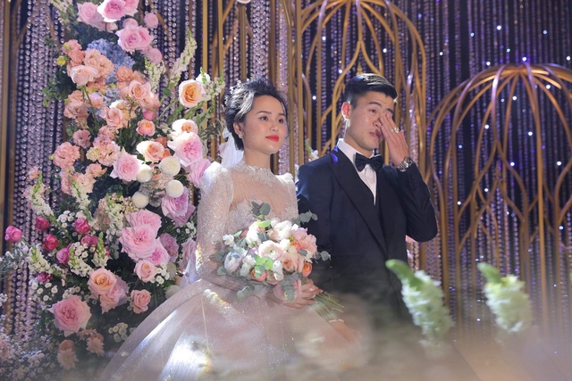 Quỳnh Anh lộ nhan sắc thời chưa biết make-up, làm 1 việc khiến dân mạng "ngại giùm", còn Duy Mạnh si mê bất chấp- Ảnh 3. Quỳnh Anh lộ nhan sắc thời chưa biết make-up, làm 1 việc khiến dân mạng "ngại giùm", còn Duy Mạnh si mê bất chấp- Ảnh 3.