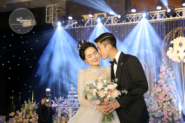 Quỳnh Anh lộ nhan sắc thời chưa biết make-up, làm 1 việc khiến dân mạng "ngại giùm", còn Duy Mạnh si mê bất chấp- Ảnh 4. Quỳnh Anh lộ nhan sắc thời chưa biết make-up, làm 1 việc khiến dân mạng "ngại giùm", còn Duy Mạnh si mê bất chấp- Ảnh 4.