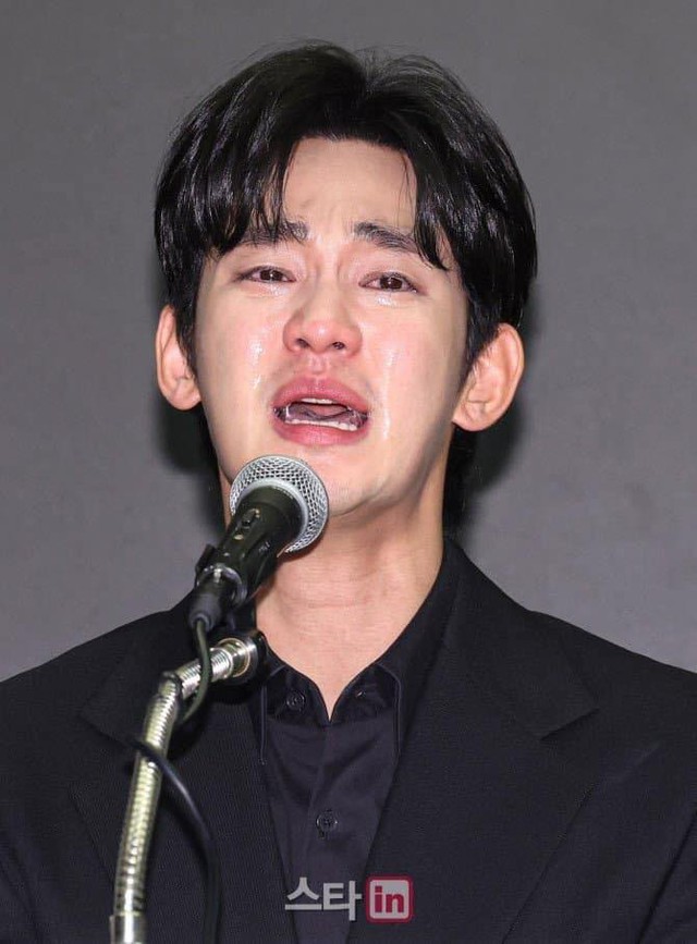 Buổi họp báo vi phạm "tính người" của Kim Soo Hyun- Ảnh 7.