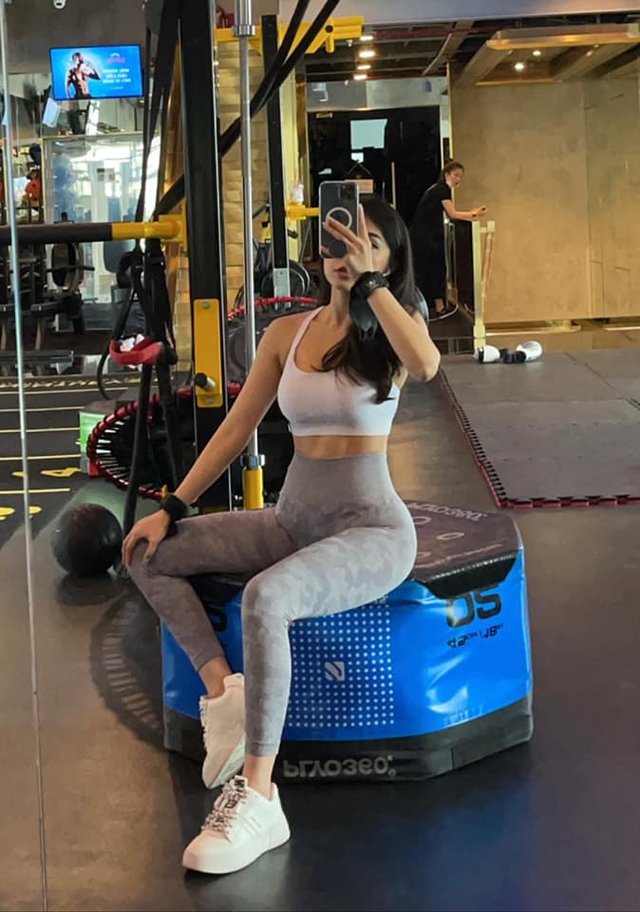Cô nàng chỉ xuất hiện vài giây đã hút triệu views vì quá thần thái khi chơi pickleball, thì ra là hot gymer nổi tiếng- Ảnh 5.