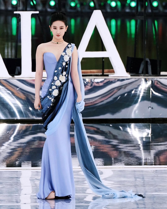 Khốn cảnh của dàn mỹ nhân sau 85: Triệu Lệ Dĩnh ê chề vì “mù chữ”, Lưu Diệc Phi bị tố bắt chước đàn chị- Ảnh 6.