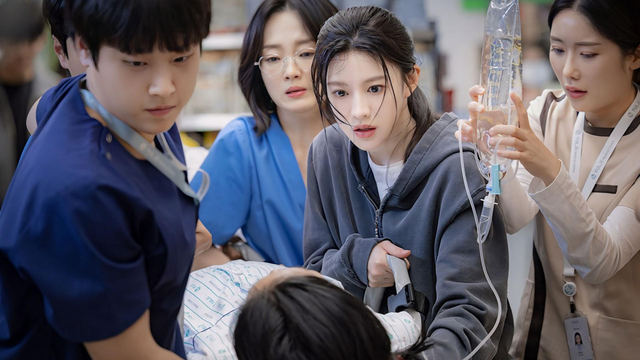 Phim Hàn mới chiếu đã khiến cõi mạng bùng nổ: Nữ chính xinh yêu như em bé, nhìn chỉ muốn bắt về nuôi- Ảnh 6.