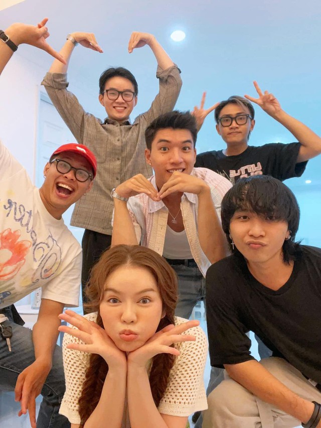 Thực hư tin đồn rapper Hiếu Thứ Hai hẹn hò đàn chị Lý Nhã Kỳ, tại sao sau 3 năm lại "dậy sóng? - Ảnh 1.