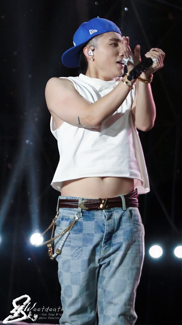 Bức ảnh của Sơn Tùng M-TP khiến Trấn Thành tự soi: “Không bênh được luôn, ớn lạnh!”- Ảnh 2. Bức ảnh của Sơn Tùng M-TP khiến Trấn Thành tự soi: “Không bênh được luôn, ớn lạnh!”- Ảnh 2.