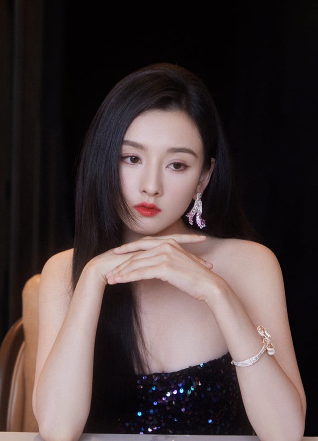 Dàn sao thi nhau “hồi sinh” sau bê bối: "Đỉnh lưu” quỳ gối xin lỗi, đối thủ Chipu chiếm vị trí Center - Ảnh 8.