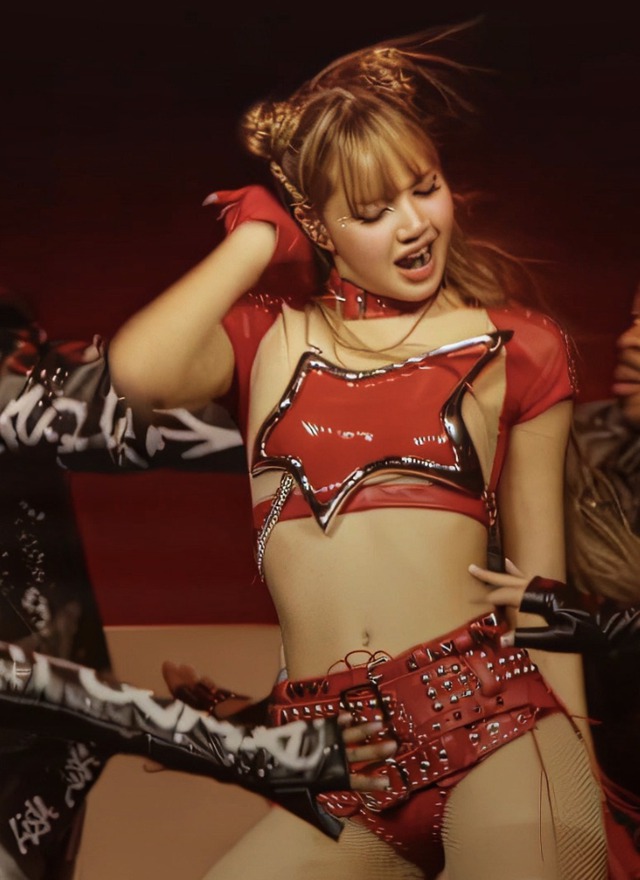 Vũ đạo 19+ khiến Lisa bị chỉ trích “bắt chước ca sĩ nhạc pop Mỹ rẻ tiền”- Ảnh 6.