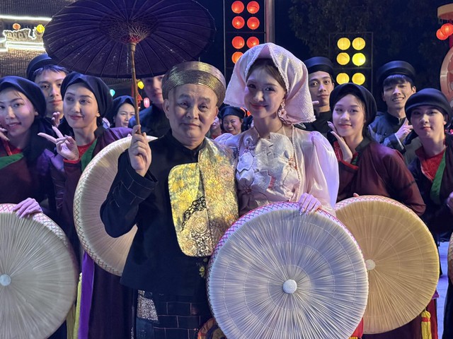 NS Xuân Hinh đi diễn cát-xê 4 cây vàng từ cách đây hơn 20 năm, giá hiện tại Hòa Minzy không thể trả được- Ảnh 6.