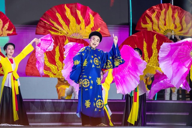 NS Xuân Hinh đi diễn cát-xê 4 cây vàng từ cách đây hơn 20 năm, giá hiện tại Hòa Minzy không thể trả được- Ảnh 3.