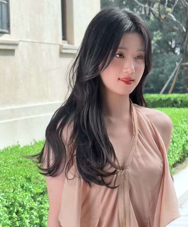 Mỹ nam hạng A ôm đầu bỏ chạy vì bị anti fan mắng chửi giữa đường, lý do khiến 60 triệu người quá sốc- Ảnh 2. Mỹ nam hạng A ôm đầu bỏ chạy vì bị anti fan mắng chửi giữa đường, lý do khiến 60 triệu người quá sốc- Ảnh 2.