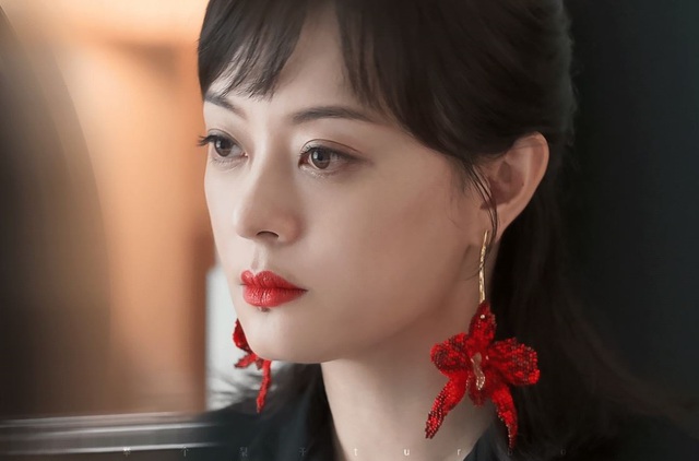Phim vừa chiếu 40 phút đã đứng top 1 rating cả nước, nữ chính bùng nổ cõi mạng vì "đẹp dã man"- Ảnh 1.