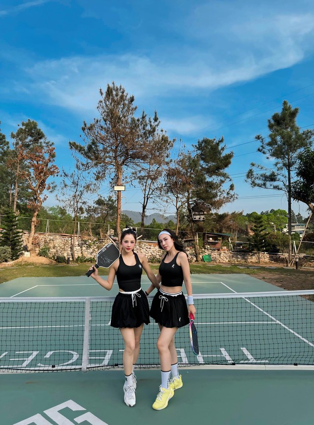 Vợ sao nam Vbiz bị bóng đập vào mặt trên sân pickleball, zoom cận vết thương càng thêm lo lắng- Ảnh 3.