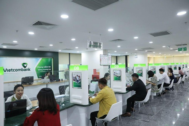 Trước 1/7/2025, khách hàng Vietcombank, Agribank, VietinBank... cần làm ngay điều này nếu không sẽ bị ngừng giao dịch rút tiền- Ảnh 1.