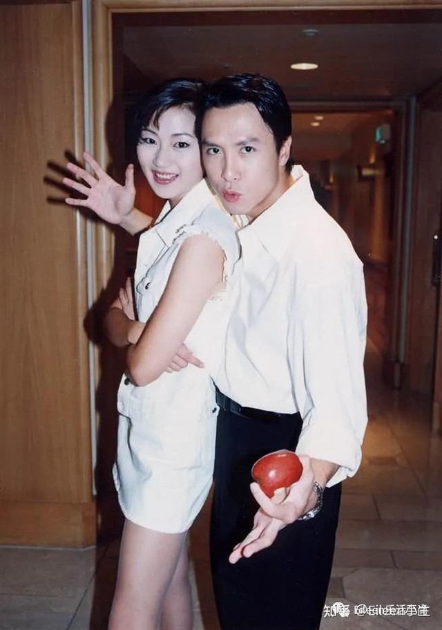 “Báu vật showbiz” khiến 1 sao nam mê mệt đến ruồng bỏ vợ con giờ ra sao?- Ảnh 2.