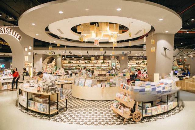 Một ngày “trốn nóng” tại Vạn Hạnh Mall: Có Karaoke mini siêu rẻ, hàng quán thi nhau ra concept phải gọi là đỉnh!- Ảnh 10. Một ngày “trốn nóng” tại Vạn Hạnh Mall: Có Karaoke mini siêu rẻ, hàng quán thi nhau ra concept phải gọi là đỉnh!- Ảnh 10.