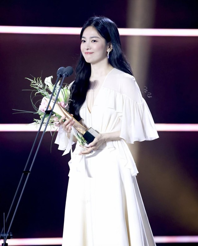 5 nữ thần Hàn Quốc mãi "bất bại", hot rần rần suốt 2 thập kỷ: Chạm đỉnh rồi vẫn chưa chịu xuống!- Ảnh 2.