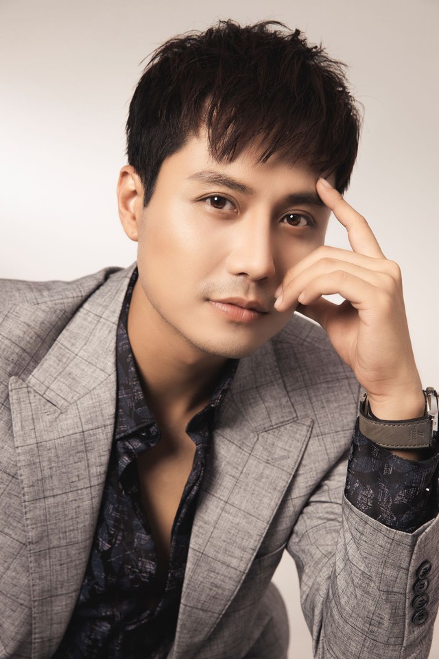 Diễn viên "Mùi cỏ cháy" sau 14 năm giờ là "nam thần" đình đám màn ảnh, thủ khoa đầu vào đại học- Ảnh 2. Diễn viên "Mùi cỏ cháy" sau 14 năm giờ là "nam thần" đình đám màn ảnh, thủ khoa đầu vào đại học- Ảnh 2.